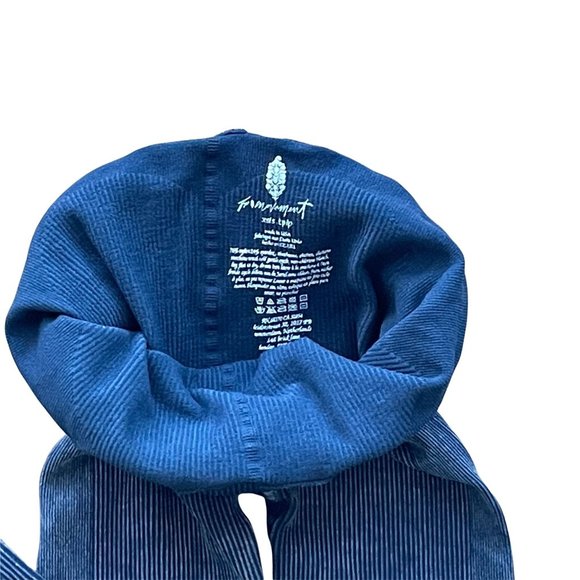 NEW FREE PEOPLE STONE WASH BLUE ULTRA HIGH RISE 7/8 HAPPINESS RUNS LEGGI… - Picture 7 of 9